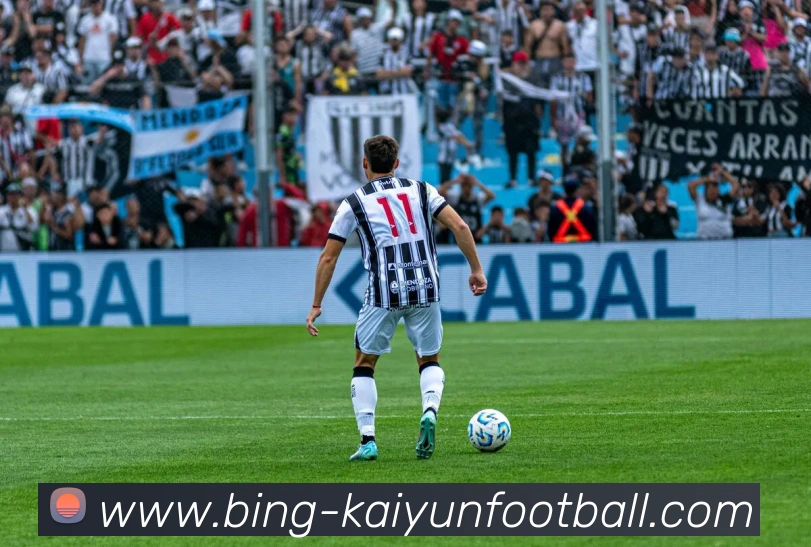 姚明的侠客精神展现孤胆理想主义承载着个人与中国篮球的梦想与追求